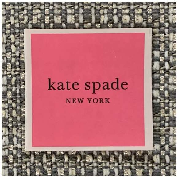 New Kate Spade 1 Medium Gift Box/1 Sticker/2 Tissues & 1 Blank Card Gifting Set - Picture 4 of 7